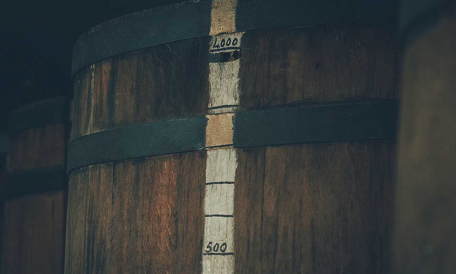 Los depósitos en las que se almacena el Vermut San Bernabéé